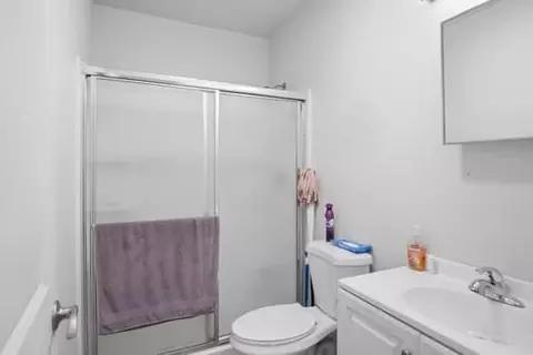 Bath - 2001 Durango Ln, Modesto, CA 95355 photo 3 of 3