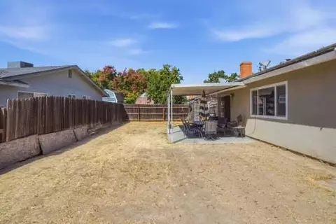 Exterior - 2001 Durango Ln, Modesto, CA 95355 photo 5 of 6