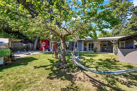 Exterior - 224 Parry Ave, Modesto, CA 95354 photo 4 of 5