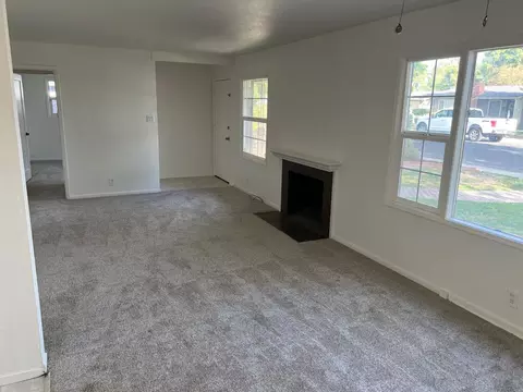 Living - 444 Bermuda Way, Modesto, CA 95350 photo 1 of 2