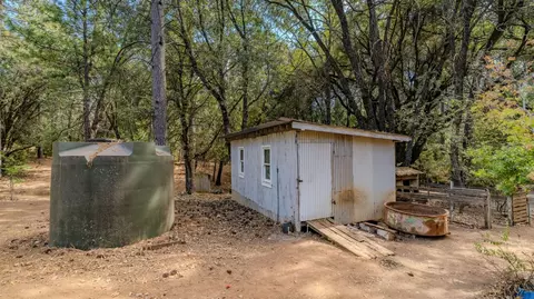 Exterior - 524 Ridge Rd, Rail Road Flat, CA 95248 photo 18 of 32
