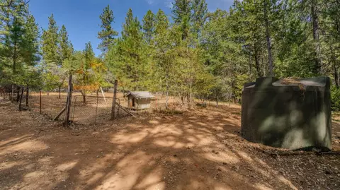 Exterior - 524 Ridge Rd, Rail Road Flat, CA 95248 photo 13 of 32