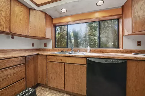 Kitchen - 524 Ridge Rd, Rail Road Flat, CA 95248 photo 3 of 6