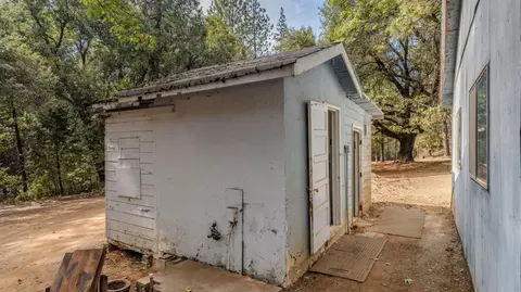 Exterior - 524 Ridge Rd, Rail Road Flat, CA 95248 photo 21 of 32