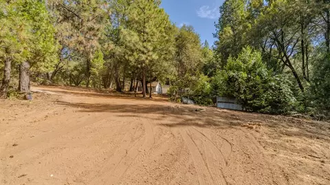 Exterior - 524 Ridge Rd, Rail Road Flat, CA 95248 photo 8 of 32