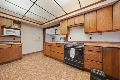 Kitchen - 524 Ridge Rd, Rail Road Flat, CA 95248 photo 4 of 6