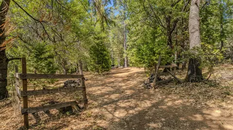 Exterior - 524 Ridge Rd, Rail Road Flat, CA 95248 photo 10 of 32