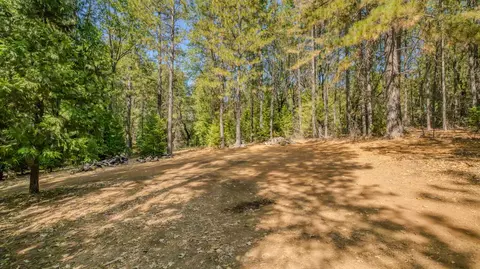 Exterior - 524 Ridge Rd, Rail Road Flat, CA 95248 photo 11 of 32