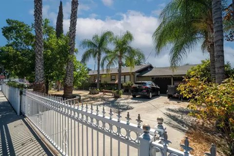 Exterior - 2538 Thomas Ave, Ceres, CA 95307 photo 2 of 7