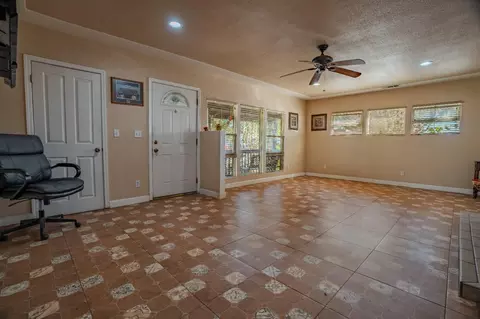 Living - 2538 Thomas Ave, Ceres, CA 95307 photo 1 of 3