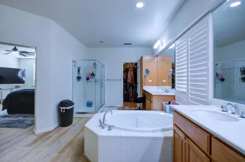 Bath - 4208 Blake Dr, Modesto, CA 95356 photo 3 of 6