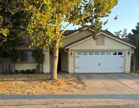 1335 Windemere Ct, West Sacramento, CA 95605