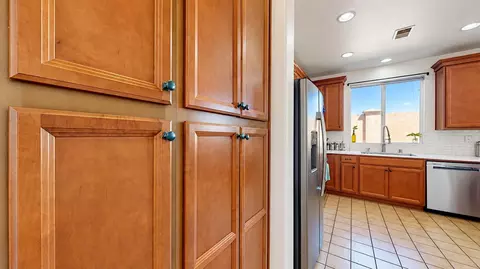 Kitchen - 470 Baldwin Ct, Tracy, CA 95376 photo 6 of 6