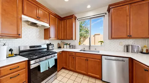 Kitchen - 470 Baldwin Ct, Tracy, CA 95376 photo 4 of 6