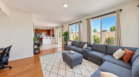 Living - 470 Baldwin Ct, Tracy, CA 95376 photo 5 of 5