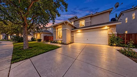 Exterior - 470 Baldwin Ct, Tracy, CA 95376 photo 2 of 13