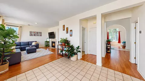 Entry Way - 470 Baldwin Ct, Tracy, CA 95376 photo 3 of 9