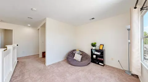 Entry Way - 470 Baldwin Ct, Tracy, CA 95376 photo 5 of 9