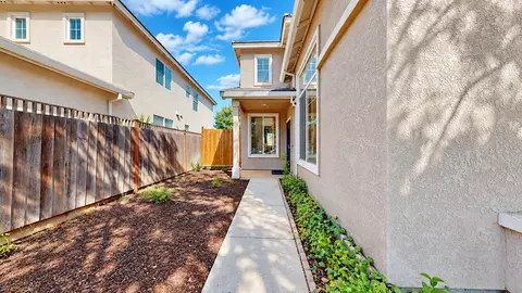 Exterior - 470 Baldwin Ct, Tracy, CA 95376 photo 5 of 13