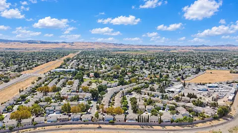 View/Area - 470 Baldwin Ct, Tracy, CA 95376 photo 3 of 5