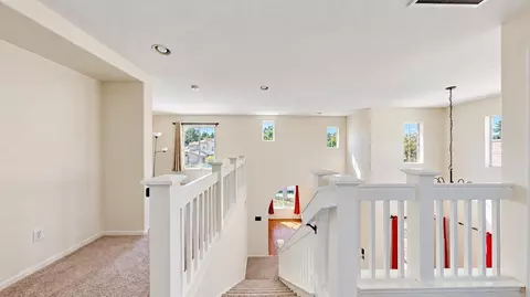Entry Way - 470 Baldwin Ct, Tracy, CA 95376 photo 6 of 9