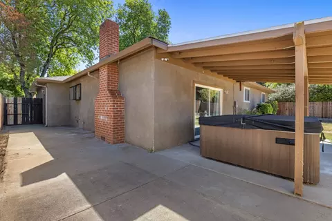 Exterior - 2905 Debbie Ln, Modesto, CA 95350 photo 6 of 8