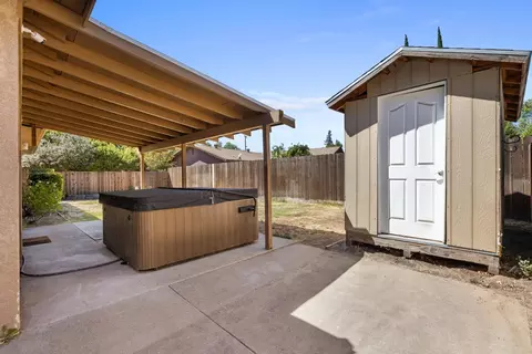 Exterior - 2905 Debbie Ln, Modesto, CA 95350 photo 5 of 8