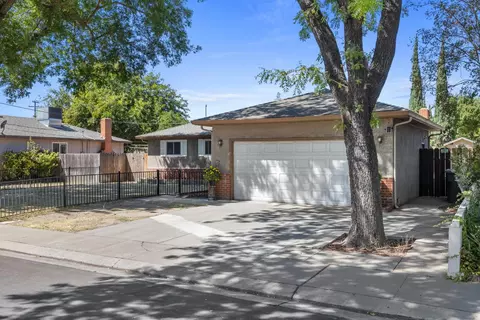 Exterior - 2905 Debbie Ln, Modesto, CA 95350 photo 3 of 8