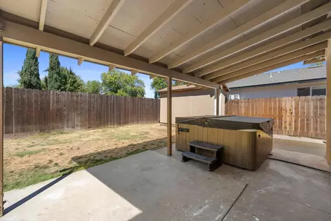 Exterior - 2905 Debbie Ln, Modesto, CA 95350 photo 4 of 8