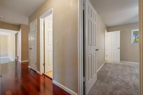 Entry Way - 2905 Debbie Ln, Modesto, CA 95350 photo 8 of 9