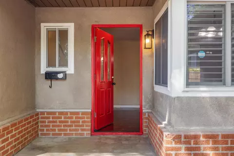 Entry Way - 2905 Debbie Ln, Modesto, CA 95350 photo 1 of 9