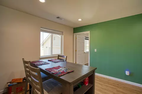 Dining - 1523 Alameda Ave, Weed, CA 96094 photo 1 of 1