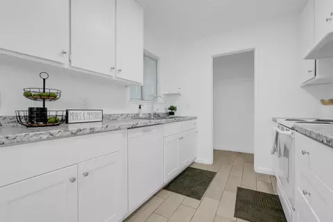Kitchen - 34 Skylark Ct, Merced, CA 95341 photo 3 of 3