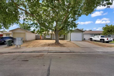 Exterior - 34 Skylark Ct, Merced, CA 95341 photo 2 of 3