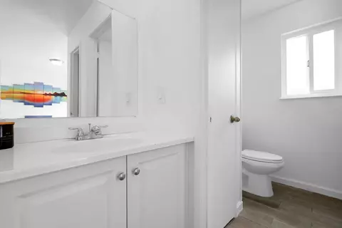 Bath - 34 Skylark Ct, Merced, CA 95341 photo 2 of 2