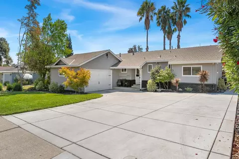 Exterior - 5222 Locust Ave, Carmichael, CA 95608 photo 3 of 11