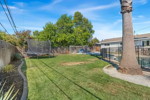 Exterior - 5222 Locust Ave, Carmichael, CA 95608 photo 10 of 11