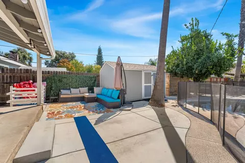 Exterior - 5222 Locust Ave, Carmichael, CA 95608 photo 7 of 11