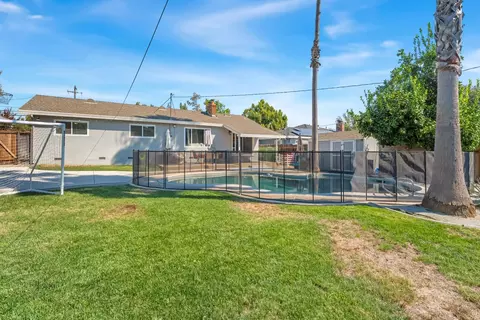 Exterior - 5222 Locust Ave, Carmichael, CA 95608 photo 8 of 11