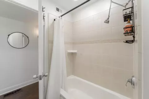 Bath - 5222 Locust Ave, Carmichael, CA 95608 photo 4 of 4