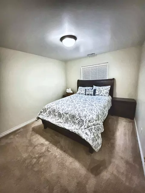 304 Anderson St, Yreka, CA 96097 photo 5