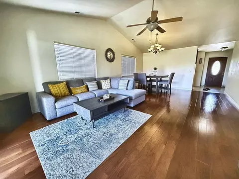 304 Anderson St, Yreka, CA 96097 photo 3