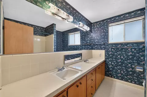 Bath - 39808 Barry Rd, Davis, CA 95616 photo 2 of 2