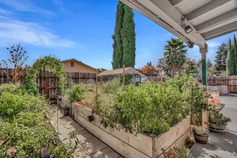 Exterior - 1460 Jennifer St, Ripon, CA 95366 photo 8 of 10