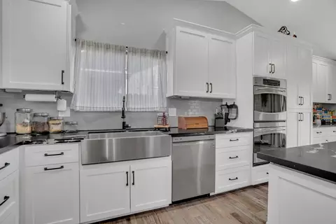 Kitchen - 1460 Jennifer St, Ripon, CA 95366 photo 5 of 6