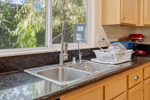 Kitchen - 13715 Bloom Way, Lathrop, CA 95330 photo 3 of 5