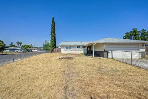 4801 Willowbrook Dr, Sacramento, CA 95842
