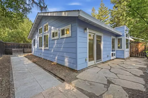 Exterior - 1907 Manet Pl, Davis, CA 95618 photo 5 of 10