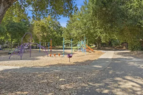 Exterior - 1907 Manet Pl, Davis, CA 95618 photo 10 of 10