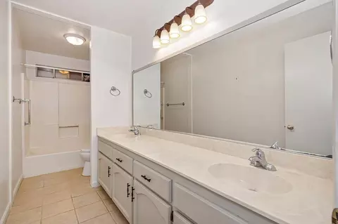 Bath - 3130 Ridge Ct, Placerville, CA 95667 photo 3 of 4